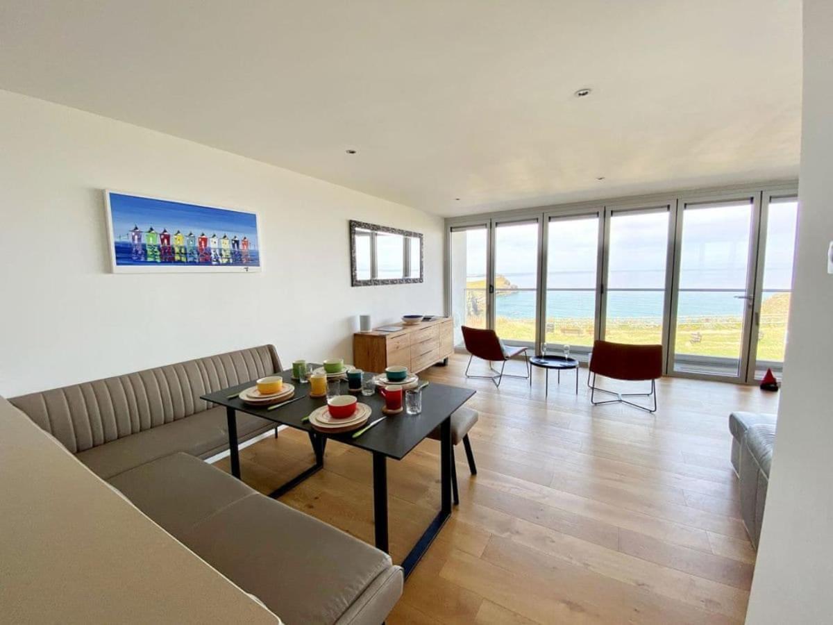 Sunset Waves Sea View Apartment Featuring Panoramic Views & Parking New Quay Exteriér fotografie
