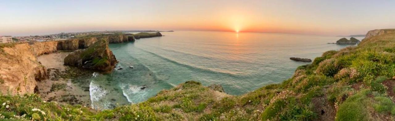 Sunset Waves Sea View Apartment Featuring Panoramic Views & Parking New Quay Exteriér fotografie