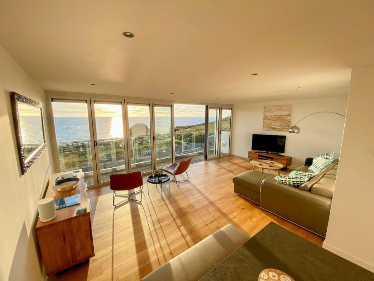 Sunset Waves Sea View Apartment Featuring Panoramic Views & Parking New Quay Exteriér fotografie