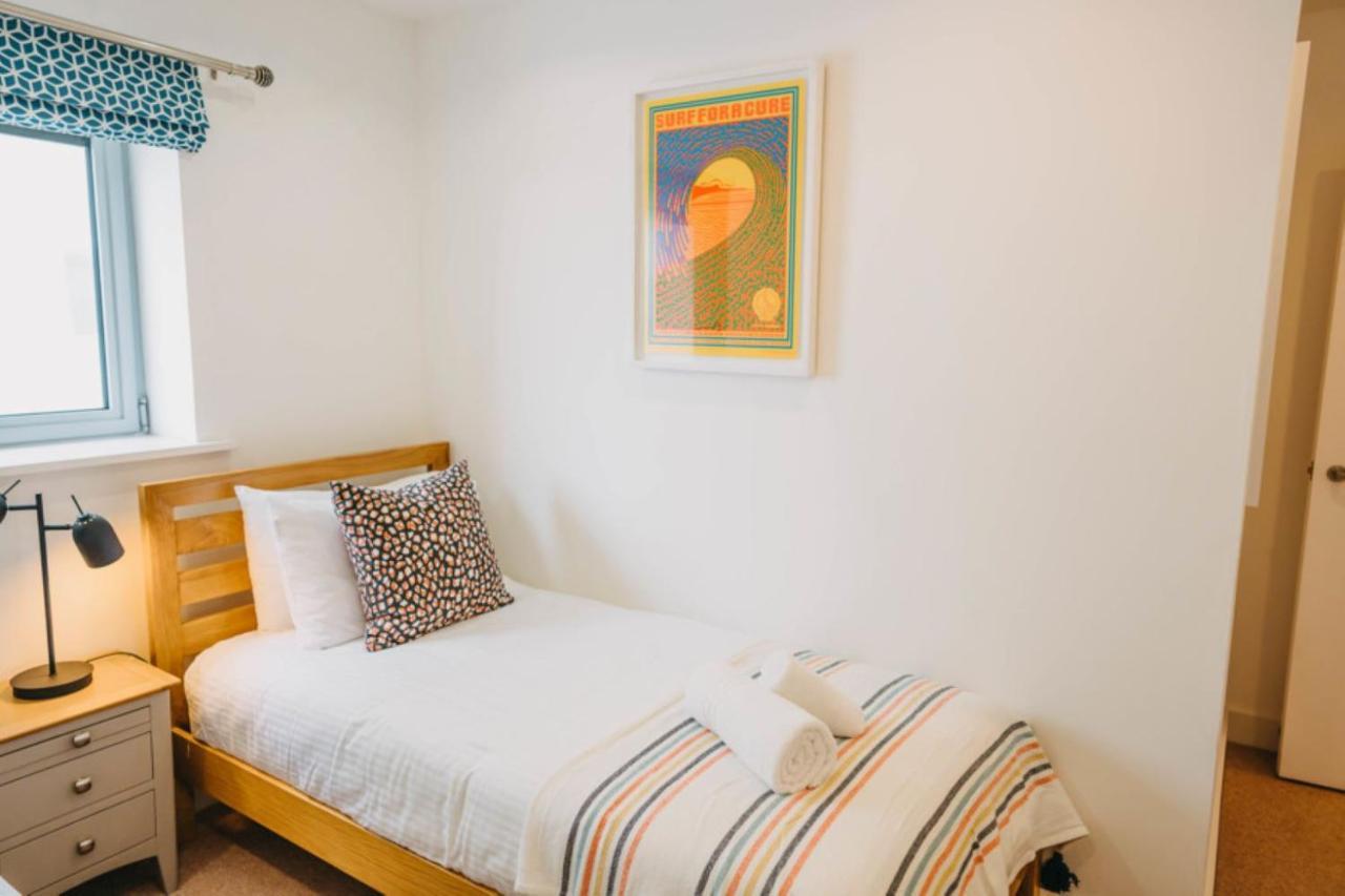 Sunset Waves Sea View Apartment Featuring Panoramic Views & Parking New Quay Exteriér fotografie