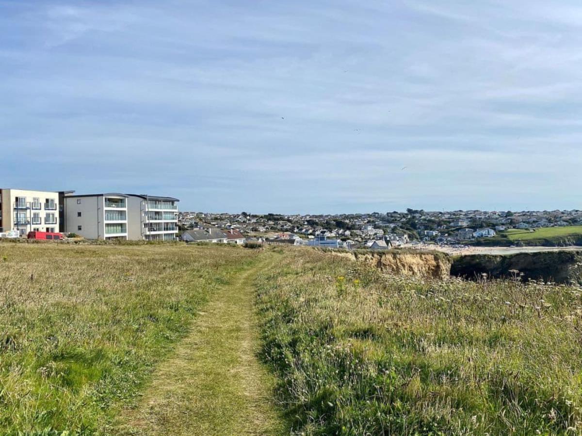 Sunset Waves Sea View Apartment Featuring Panoramic Views & Parking New Quay Exteriér fotografie