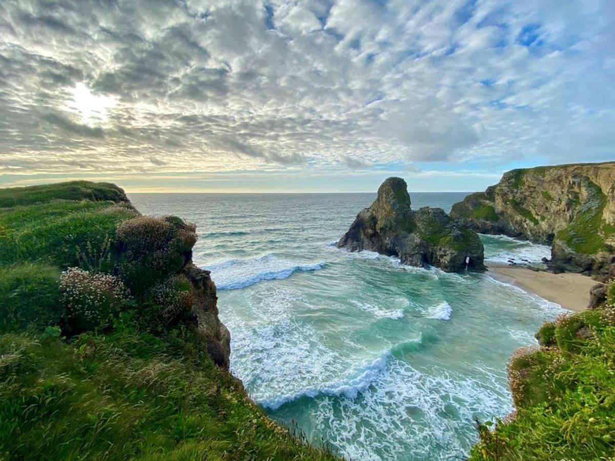 Sunset Waves Sea View Apartment Featuring Panoramic Views & Parking New Quay Exteriér fotografie