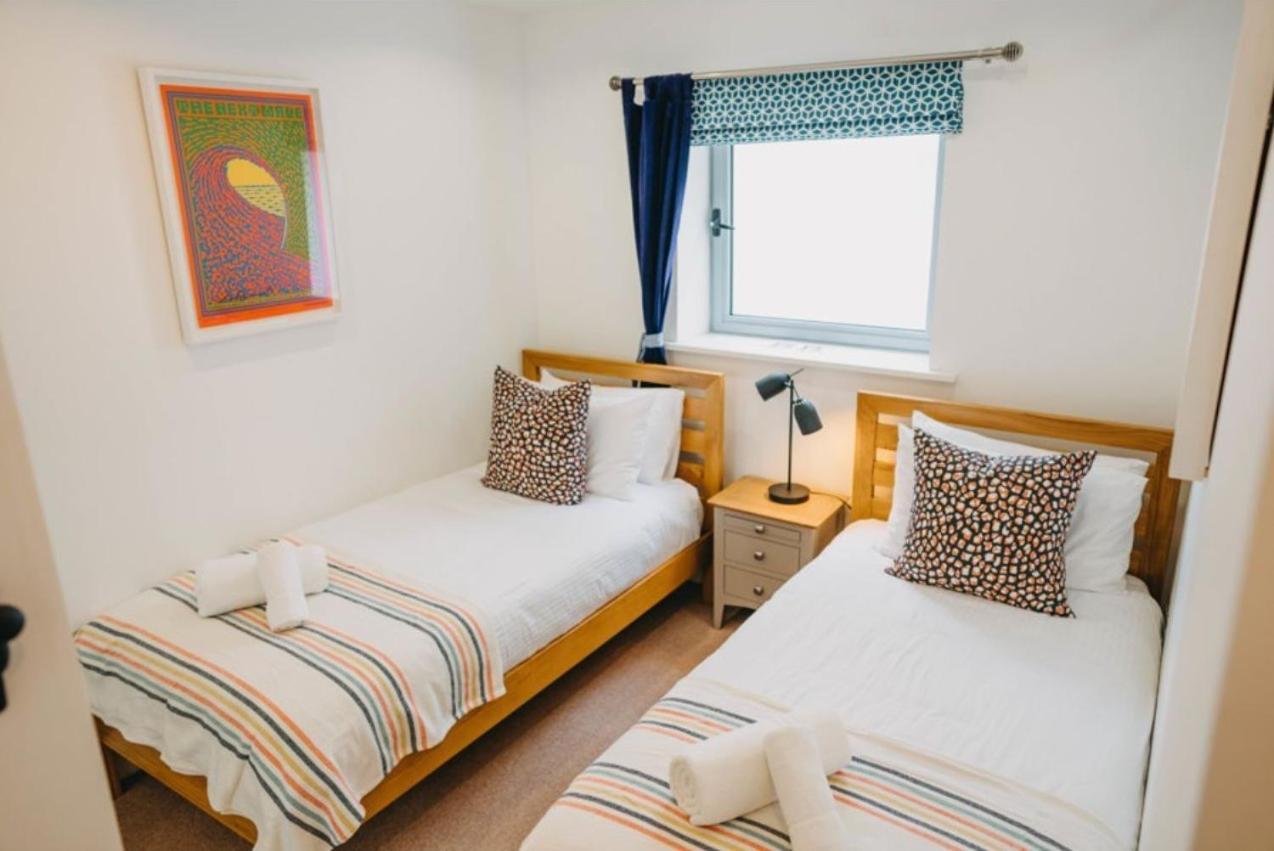 Sunset Waves Sea View Apartment Featuring Panoramic Views & Parking New Quay Exteriér fotografie