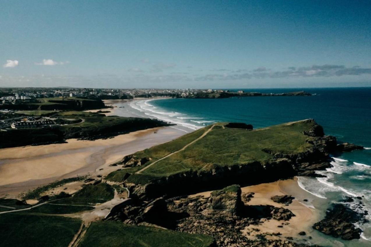 Sunset Waves Sea View Apartment Featuring Panoramic Views & Parking New Quay Exteriér fotografie