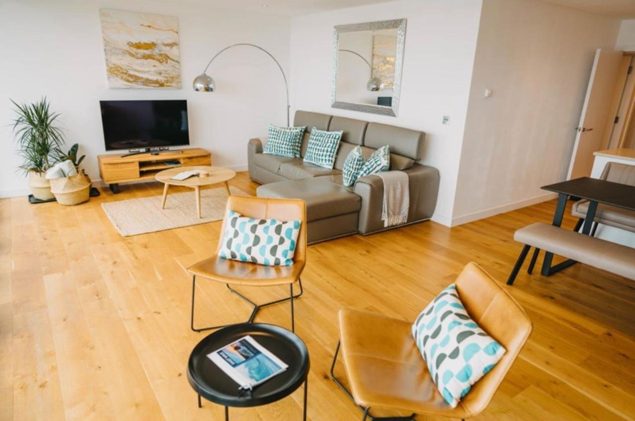 Sunset Waves Sea View Apartment Featuring Panoramic Views & Parking New Quay Exteriér fotografie